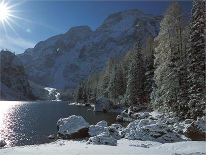 Mercatini Di Natale In Montagna Al Lago Di Braies - Braies