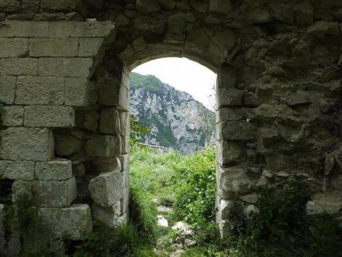 Trekking Dall'eremo Di Grottafucile Al Monte Revellone - Genga