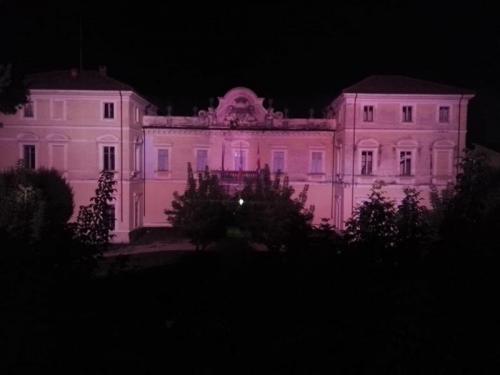 Palazzo D’oria Si Tinge Di Rosa A Ciriè - Ciriè