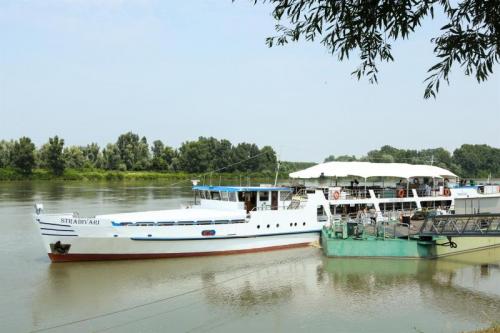 Navigazioni Di Gusto - Boretto