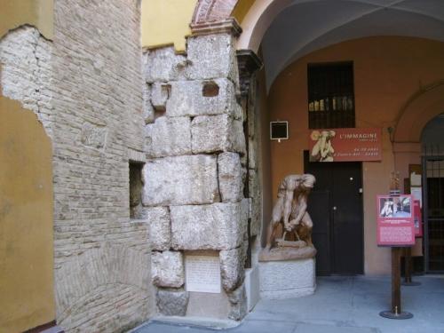 Lungo Le Antiche Mura - Bologna