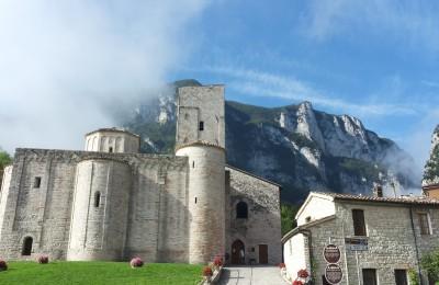 Fiaccolata Alla Gola Di Frasassi - Genga