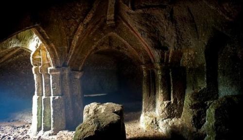 Gli Eremi Sul Fiora Lungo I Sentieri Dei Briganti - Canino