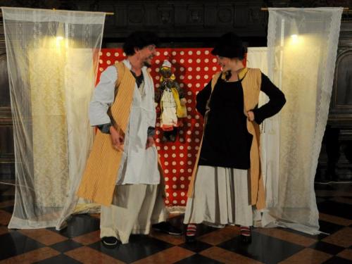 Favole Davanti Al Camino - Milano