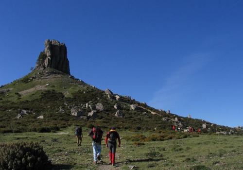 Trekking A Perda Liana E Festa Della Peonia A Seulo - Cagliari