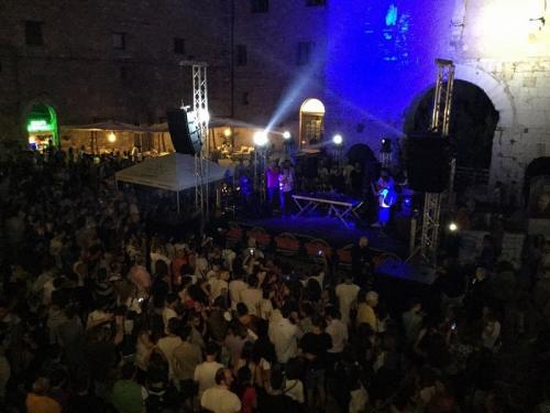 Una Notte Con I Dj Più Famosi D'italia A Spello - Spello