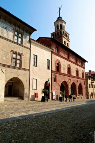 Una Passeggiata Al Tramonto A Saluzzo - Saluzzo
