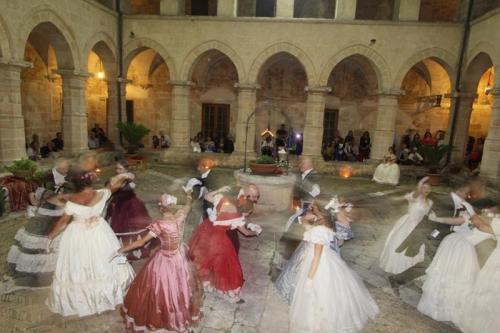 A Manduria Un Viaggio Nei Salotti E Nei Teatri Dell''800 - Manduria