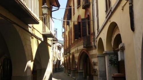 Contrada Maestra A Pont Canavese - Pont-canavese