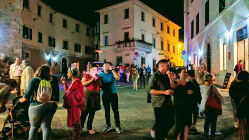 Chianciano By Night Spettacolo Di Luci E Suoni - Chianciano Terme