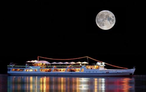 Guarda Che Luna A Mantova - Mantova