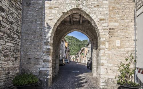Nel Borgo Che Risuona Di Poesia A Serra Sant'abbondio - Serra Sant'abbondio