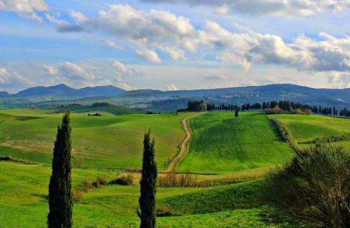 Teatro Del Silenzio Trekking Serale Del Solstizio D'estate - Lajatico