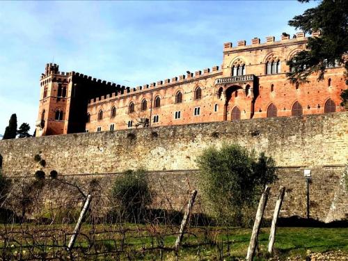 Le Vie Maremmane Del Chianti Castello Di Brolio Trekking Nel Chianti Classico - Greve In Chianti