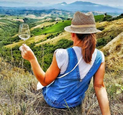 Camminata Mangereccia Tra Le Colline Del Nebbiolo E Della Nutella - Verduno