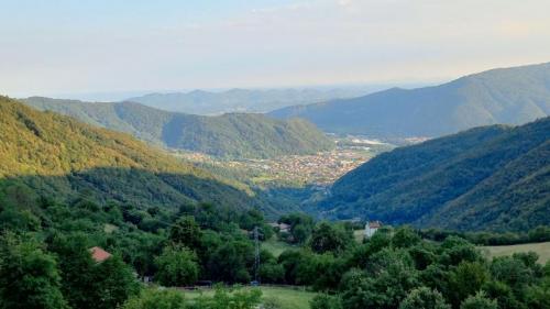 Il Pittoresco Borgo Di Milies Tra Natura E Antiche Tradizioni - Segusino