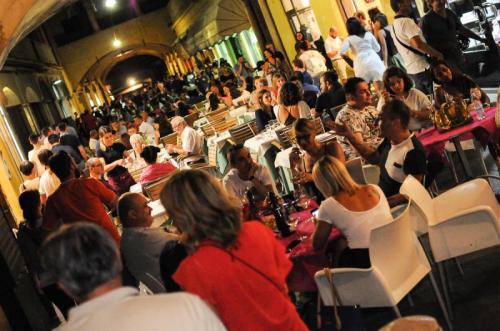 Reggio Emilia - Ultima, Grande Serata Per I Mercoledì Rosa 2017