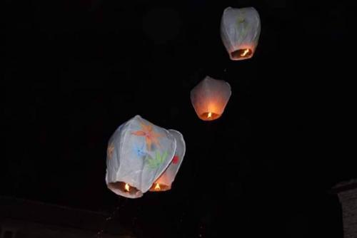 Magia Di Luci Alla Notte Rossa Dell'arte A Candelara