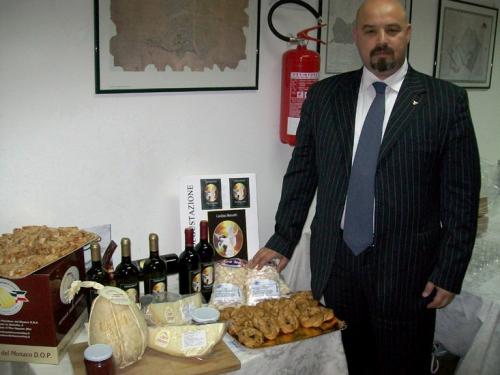 A Napoli La Calza Della Befana A Km 0