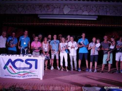Il Meraviglioso Giro Podistico A Tappe Isola Di Ustica Trofeo Area Marina Protetta Incorona Agostino Mazzurco E Patrizia Picardi